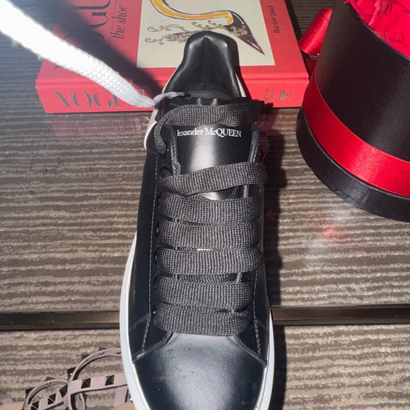 Alexander McQueen Black Leather Sneakers Sleek Design